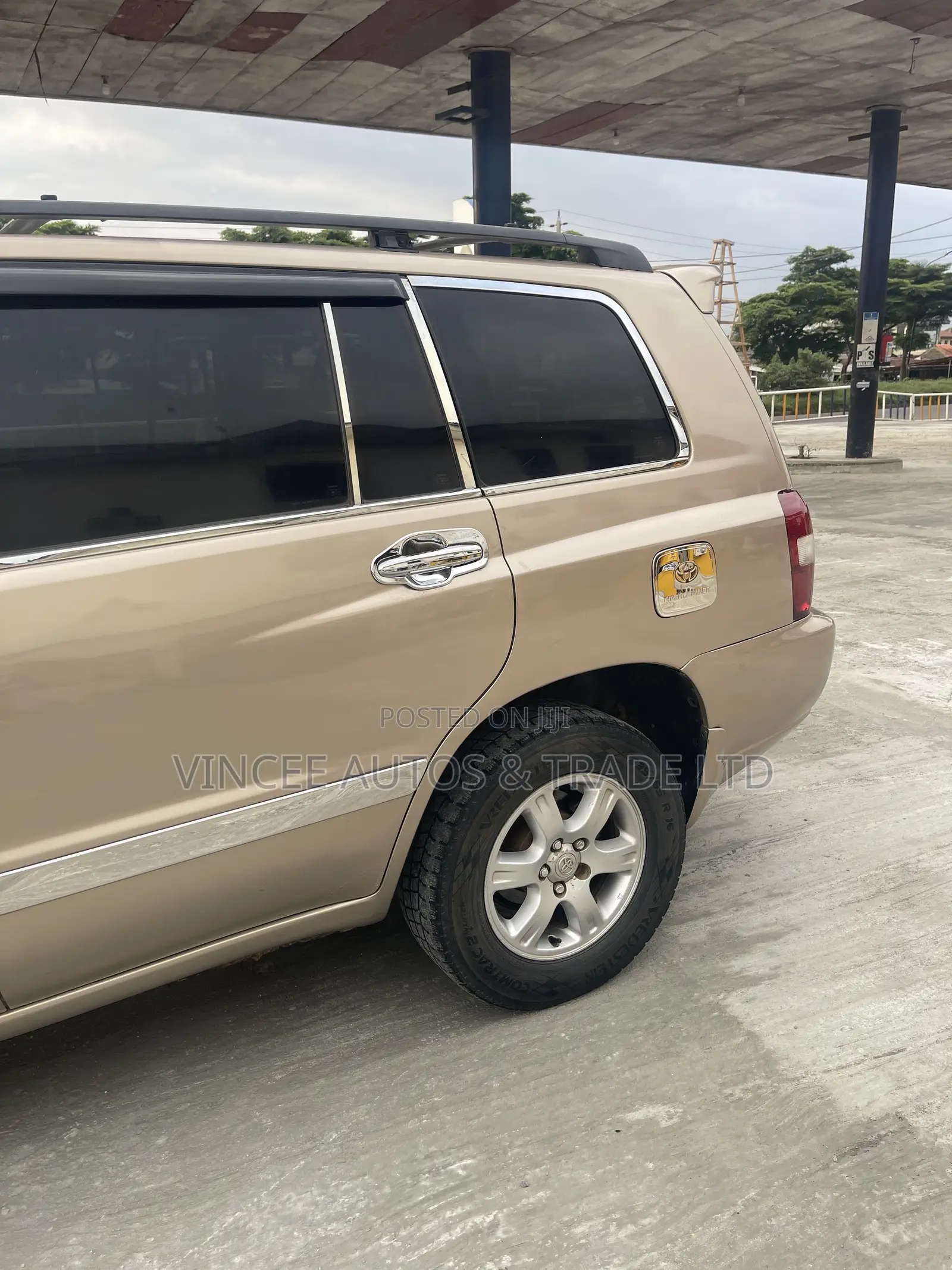 Toyota Highlander Limited V6 2005 Gold