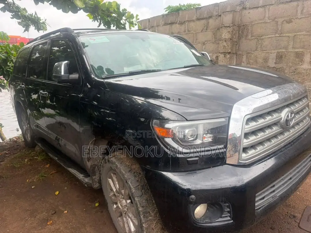 Toyota Sequoia Platinum 4dr SUV 4WD (5.7L 8cyl 6A) 2012 Black