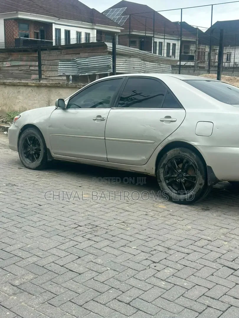 Toyota Camry 2004 Silver