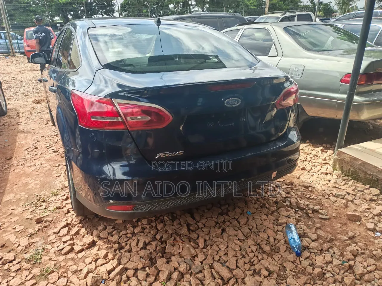 Ford Focus S 4dr Sedan (2.0L 4cyl 5M) 2015 Blue