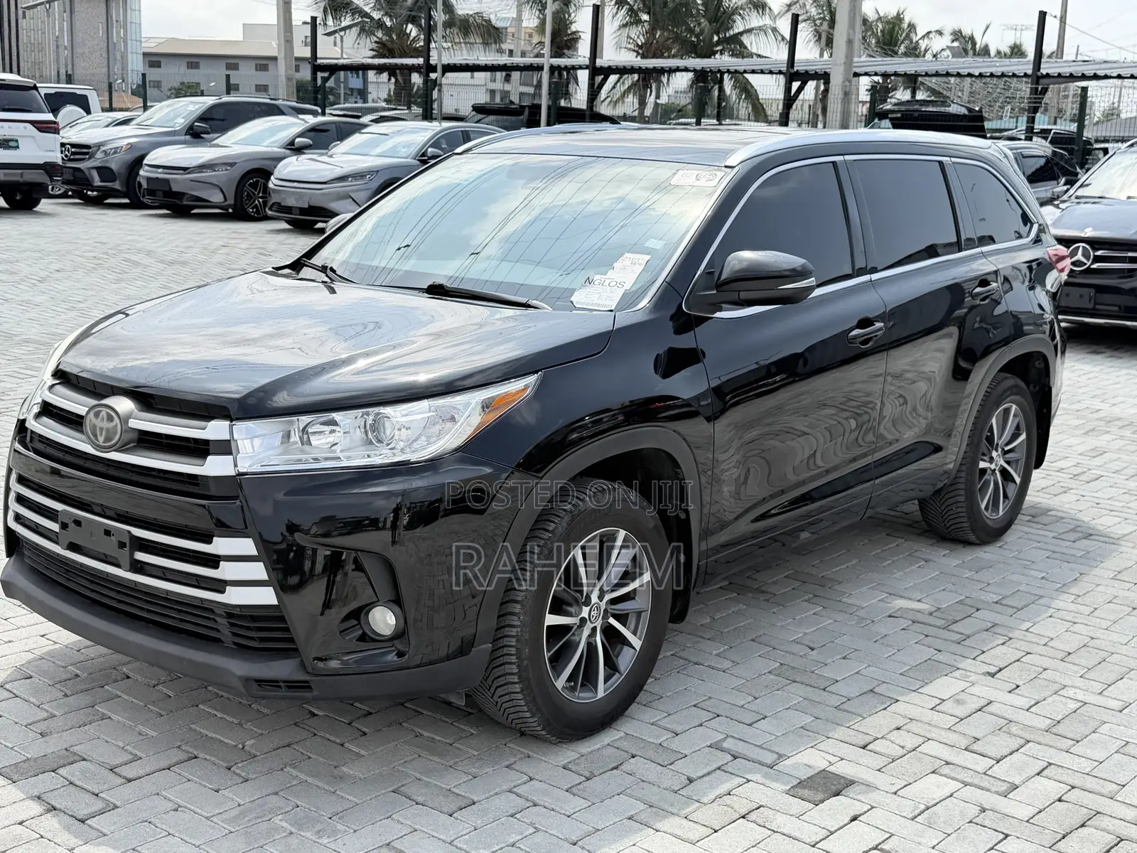 Toyota Highlander XLE 4x4 V6 (3.5L 6cyl 8A) 2018 Black
