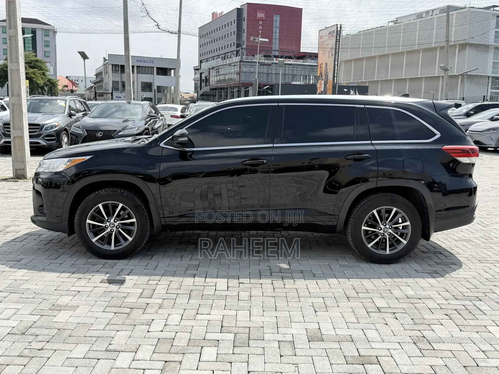 Toyota Highlander XLE 4x4 V6 (3.5L 6cyl 8A) 2018 Black
