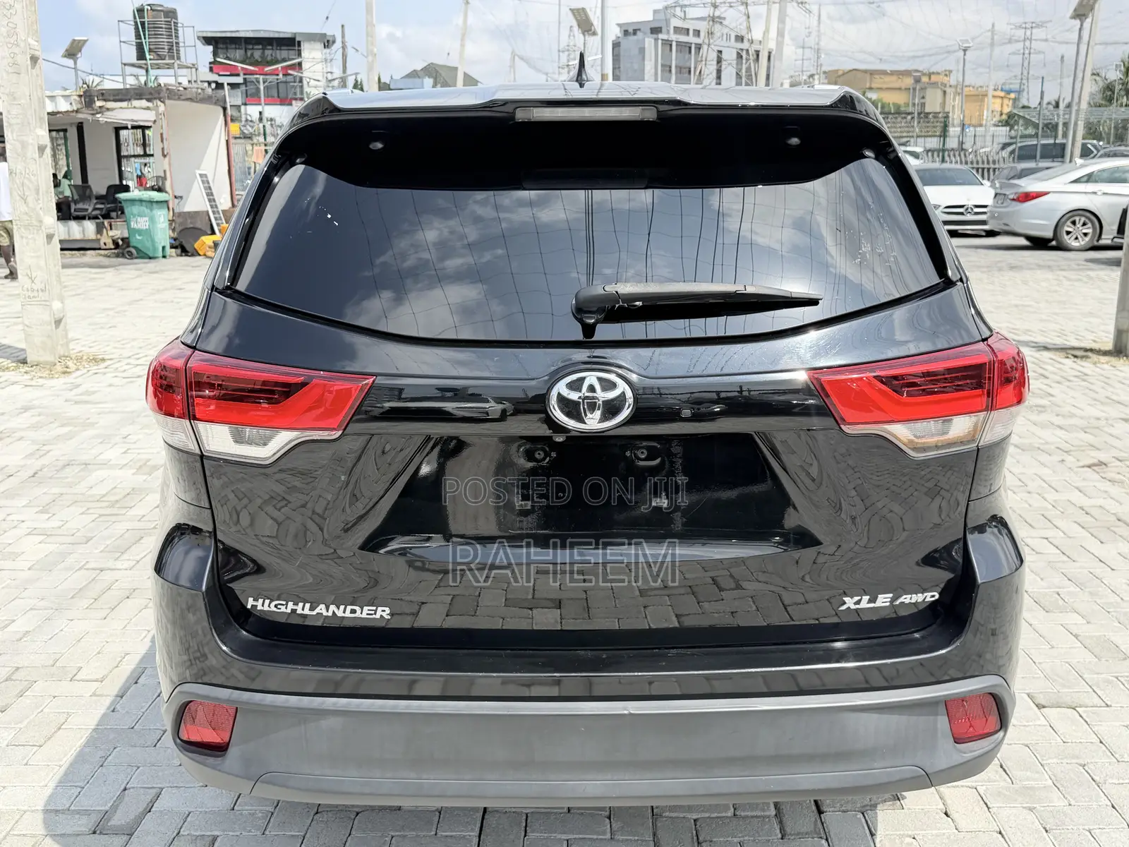 Toyota Highlander XLE 4x4 V6 (3.5L 6cyl 8A) 2018 Black
