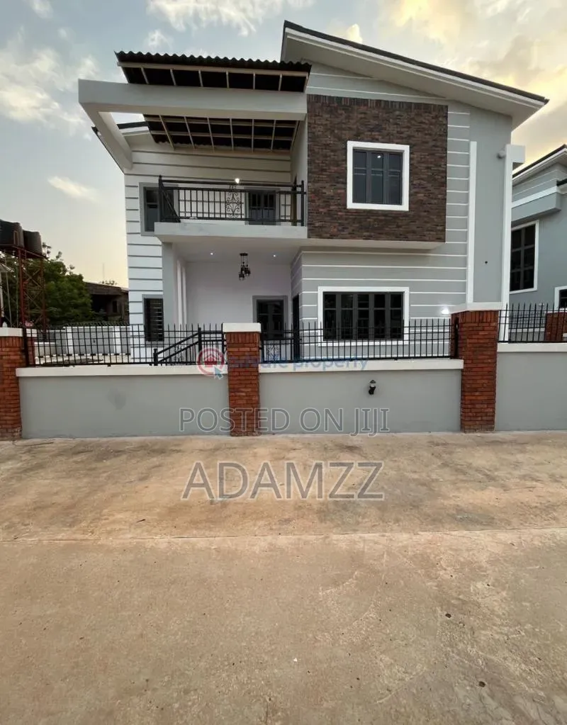 4bdrm Duplex in Enugu for sale