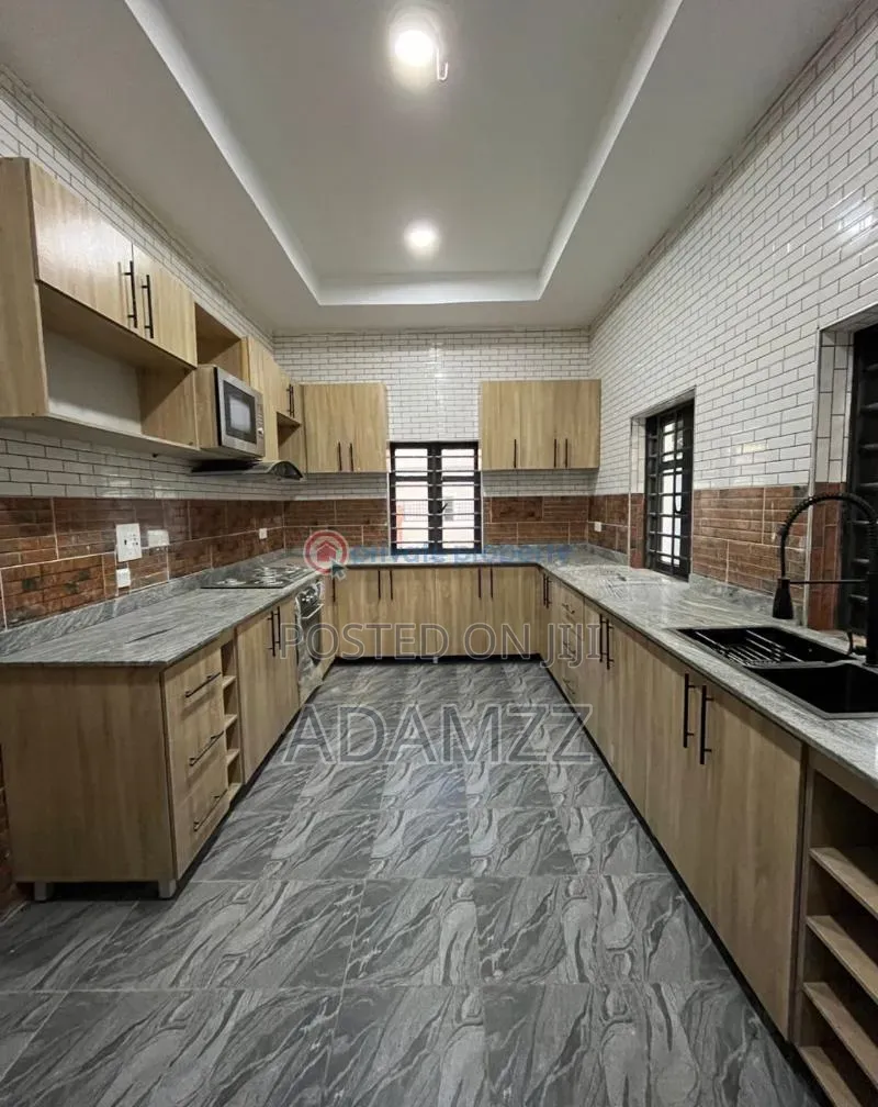 4bdrm Duplex in Enugu for sale