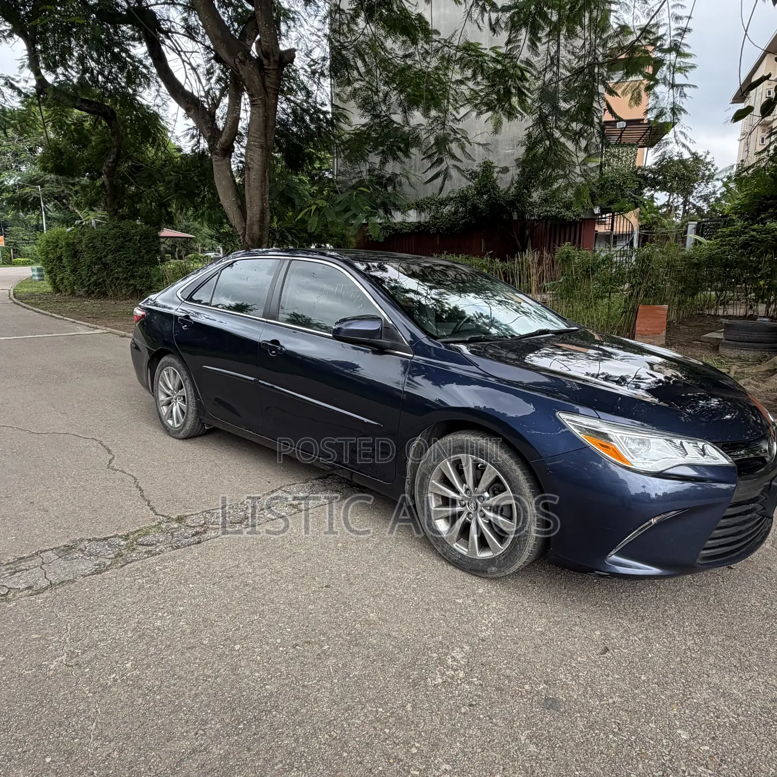 Toyota Camry XLE 4dr Sedan (3.5L 6cyl 6A) 2015 Blue