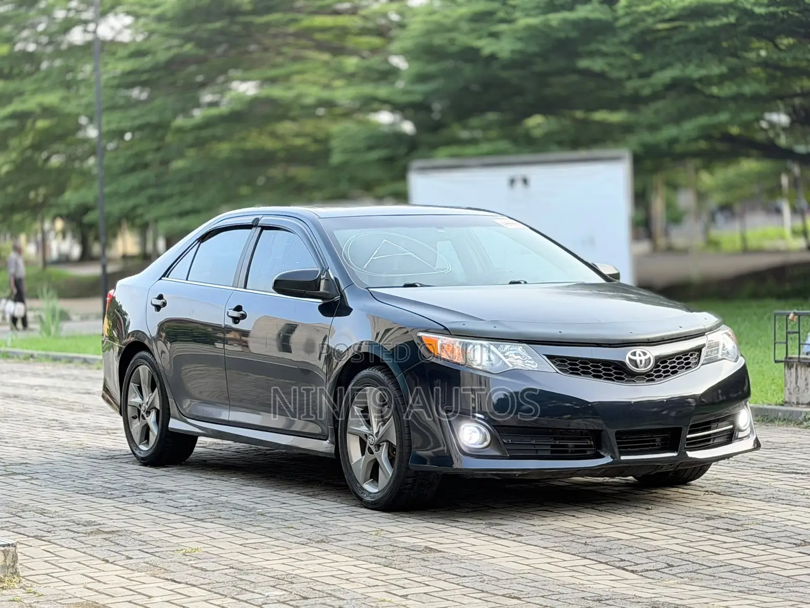 Toyota Camry SE 4dr Sedan (3.5L 6cyl 6A) 2014 Black