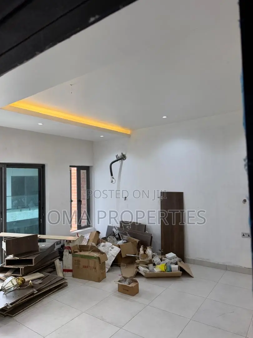 Furnished 4bdrm Bungalow in Ogombo for sale