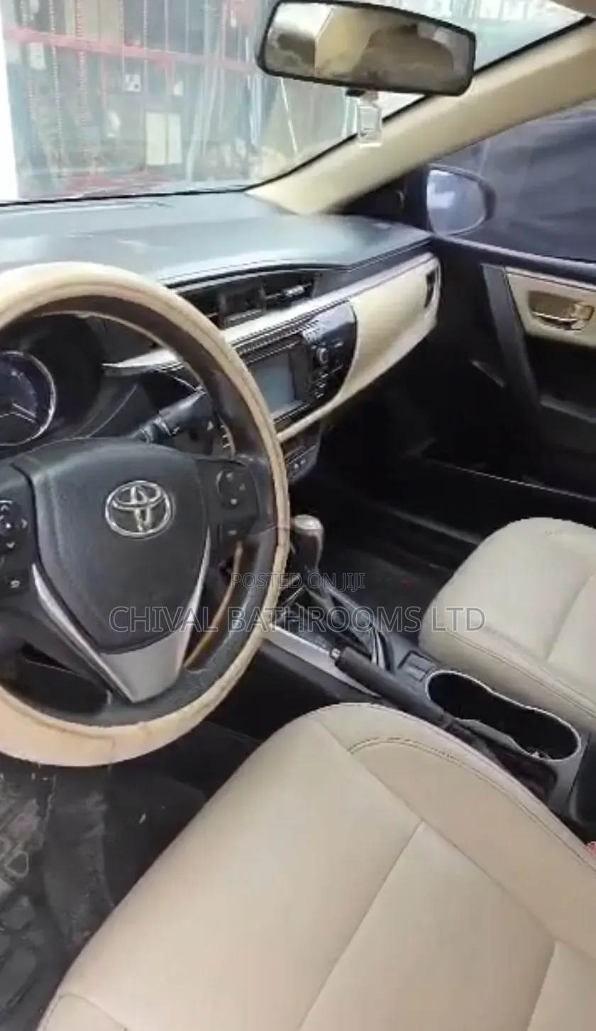 Toyota Corolla 2016 Red