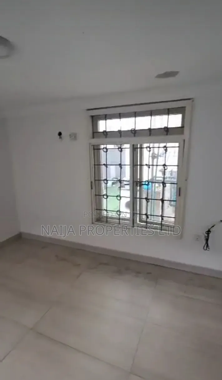 Studio Apartment in Oba Oyekan Estate, Lekki Phase 1 for rent