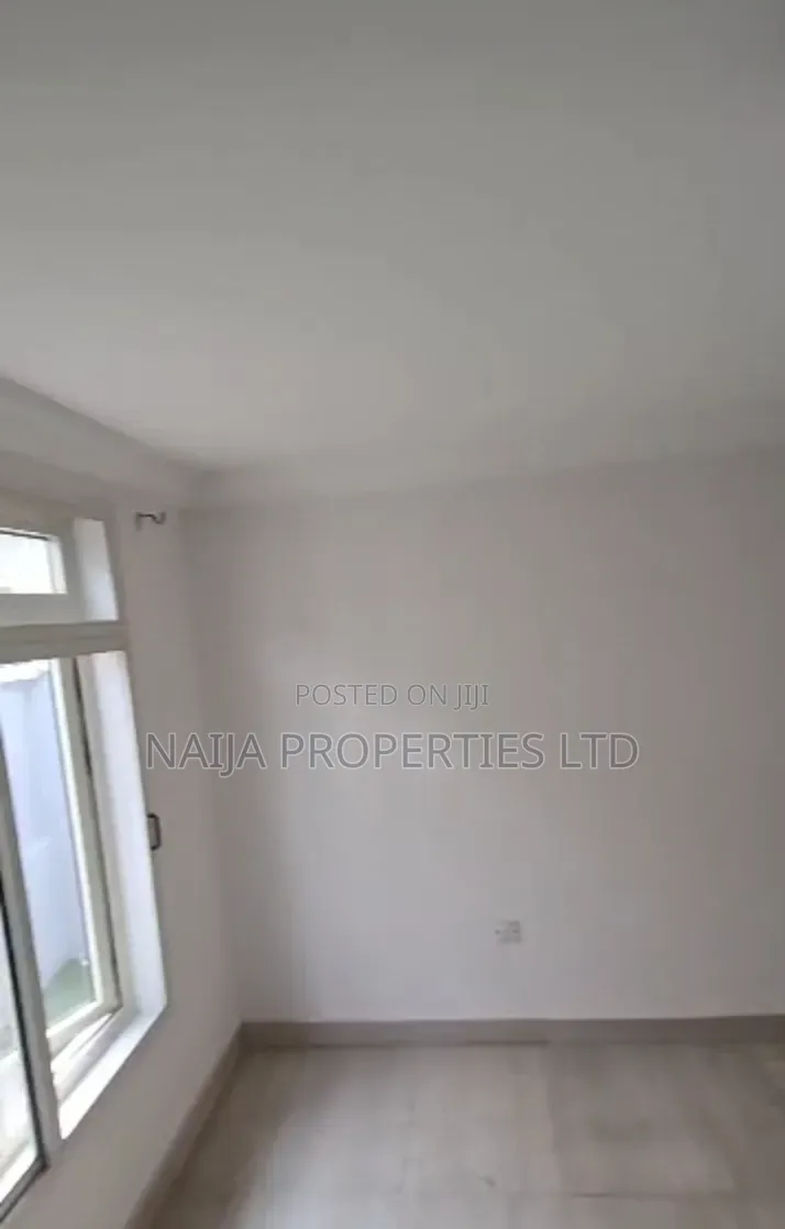 Studio Apartment in Oba Oyekan Estate, Lekki Phase 1 for rent