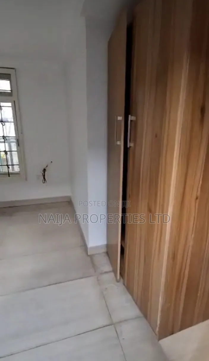 Studio Apartment in Oba Oyekan Estate, Lekki Phase 1 for rent
