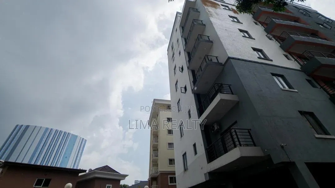 Biege Beauty- 3 Bed City View Apartment