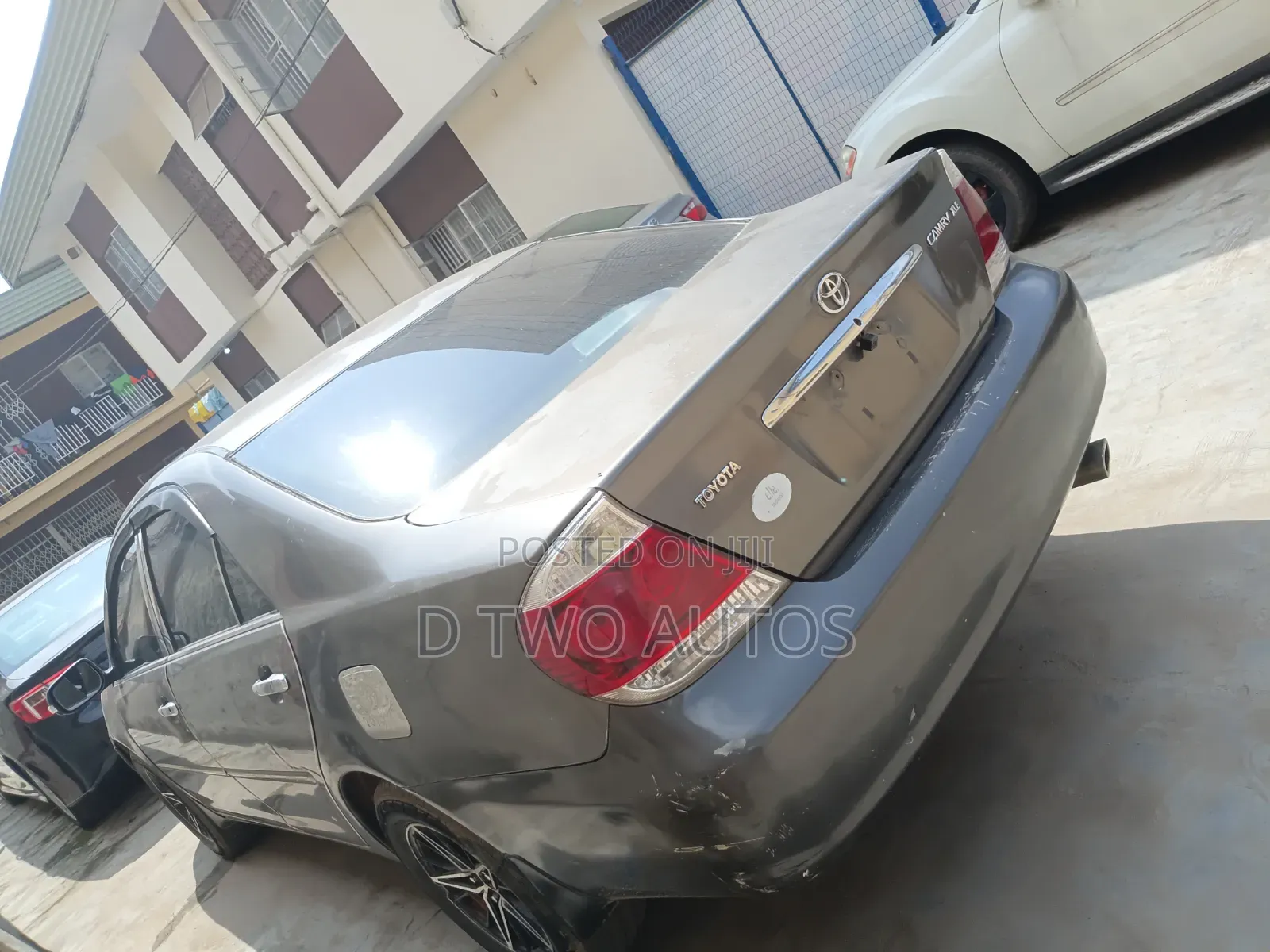 Toyota Camry XLE 4dr Sedan (2.4L 4cyl 5A) 2005 Gray