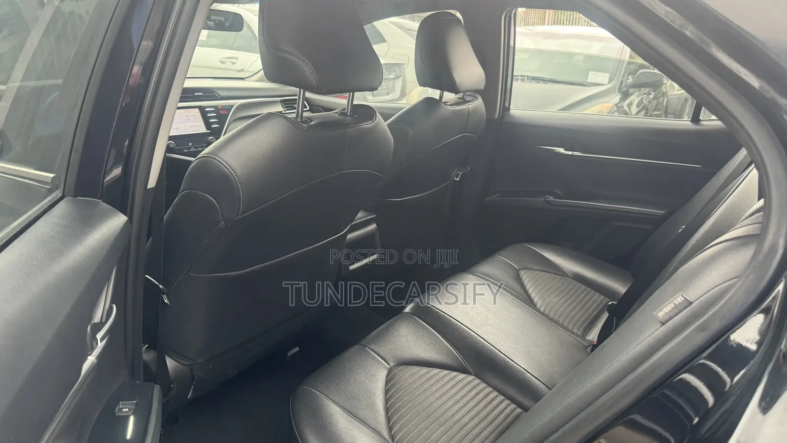 Toyota Camry SE FWD (2.5L 4cyl 8AM) 2018 Black