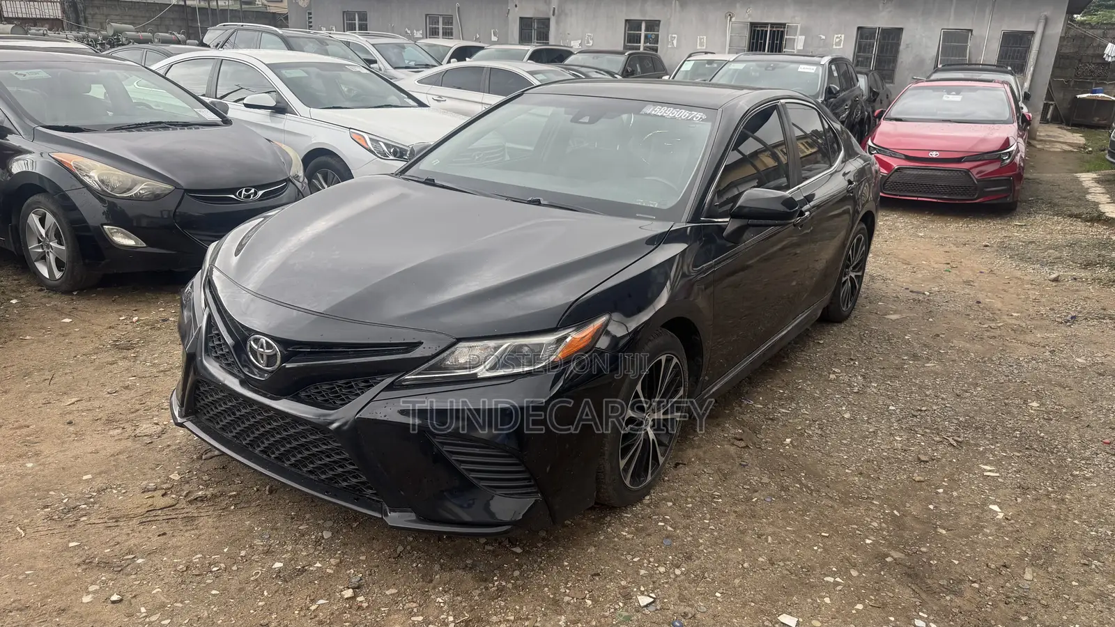 Toyota Camry SE FWD (2.5L 4cyl 8AM) 2018 Black