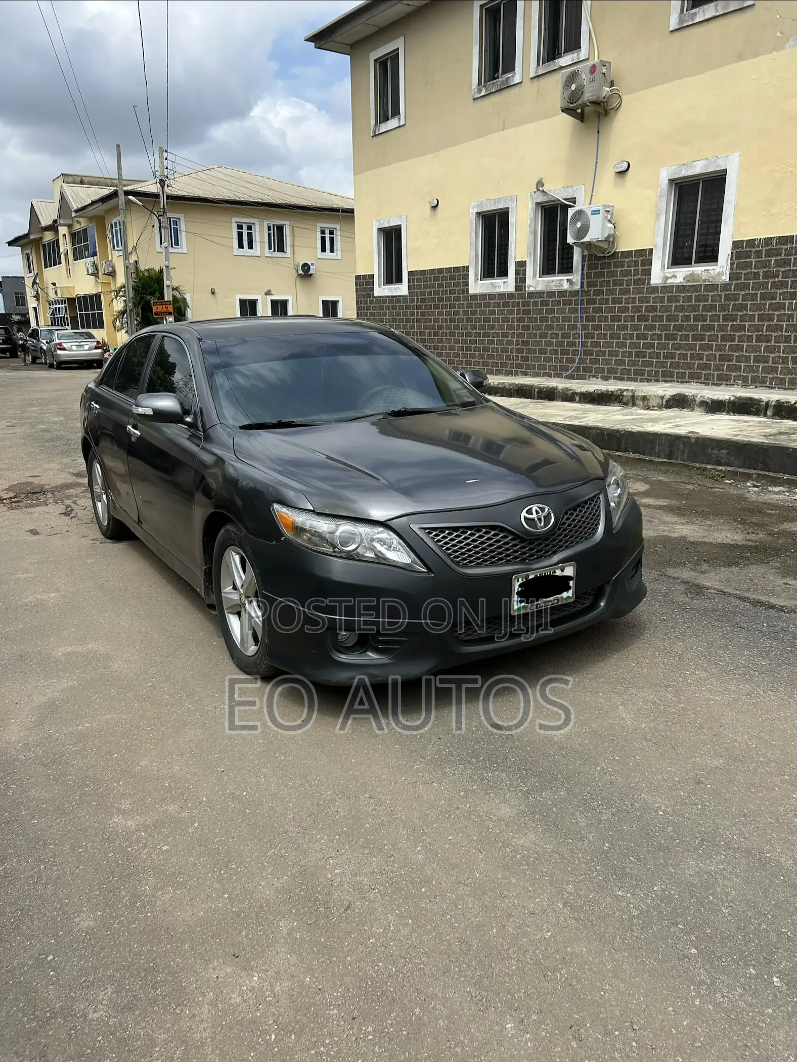 Toyota Camry SE V6 4dr Sedan (3.5L 6cyl 6AM) 2010 Gray