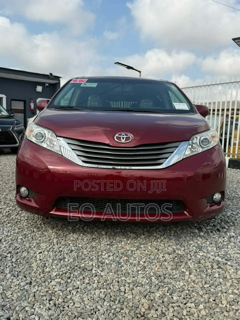Toyota Sienna XLE AWD 7-Passenger 2013 Red