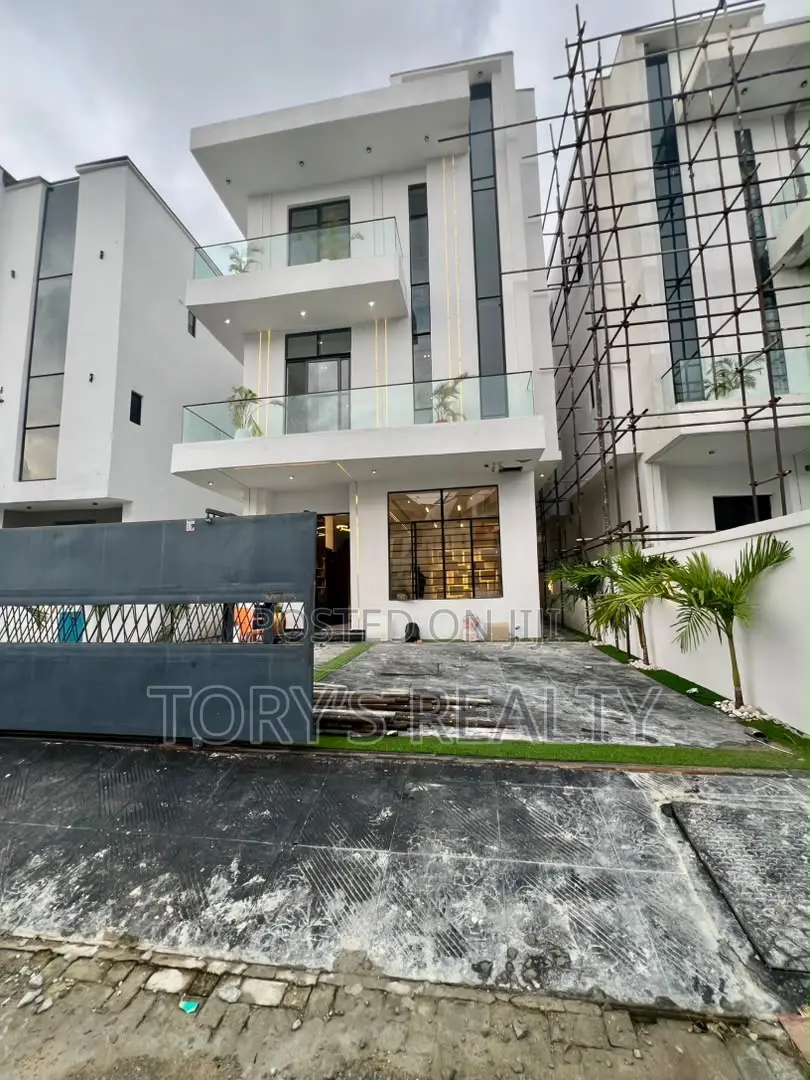 5bdrm Duplex in Lekki Expressway for sale