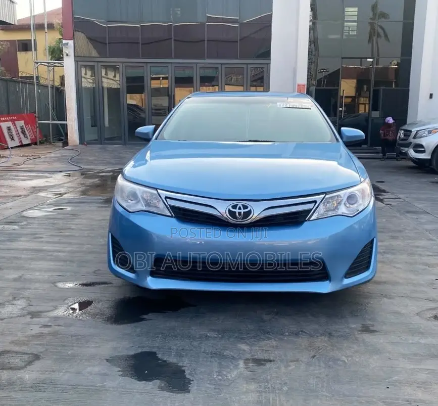 Toyota Camry XLE 4dr Sedan (2.5L 4cyl 6A) 2012 Blue