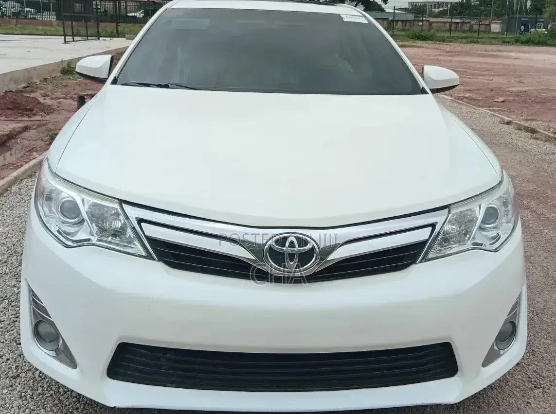 Toyota Camry XLE V6 4dr Sedan (3.5L 6cyl 6A) 2013 White