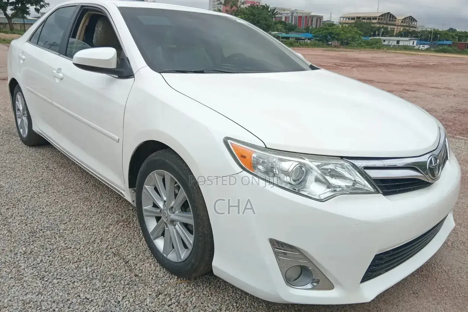 Toyota Camry XLE V6 4dr Sedan (3.5L 6cyl 6A) 2013 White