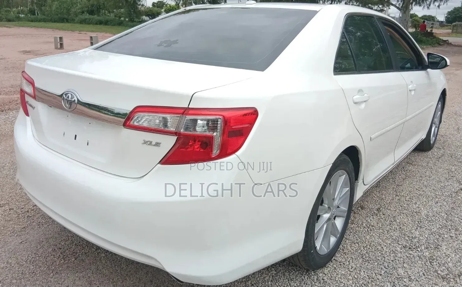 Toyota Camry XLE V6 4dr Sedan (3.5L 6cyl 6A) 2013 White