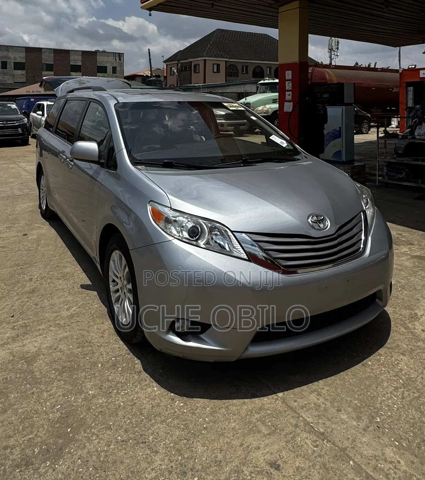 Toyota Sienna XLE 7-Passenger 4dr Minivan AWD (3.5L 6cyl 6A) 2015