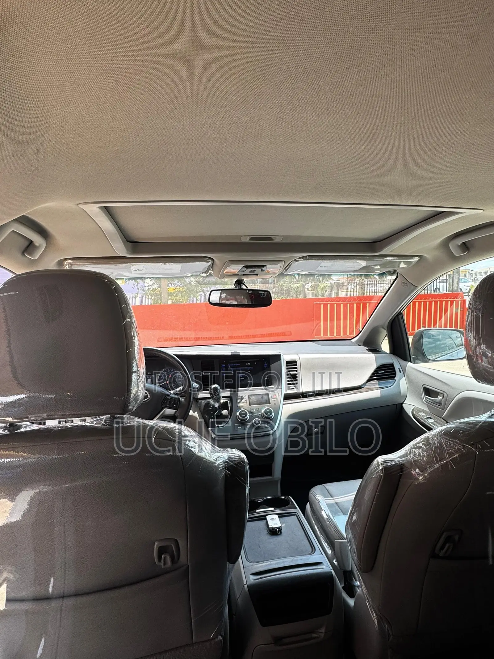 Toyota Sienna XLE 7-Passenger 4dr Minivan AWD (3.5L 6cyl 6A) 2015