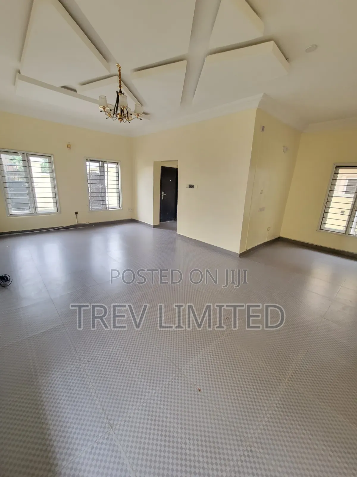 5bdrm Duplex in Ikota Villa Estate for rent