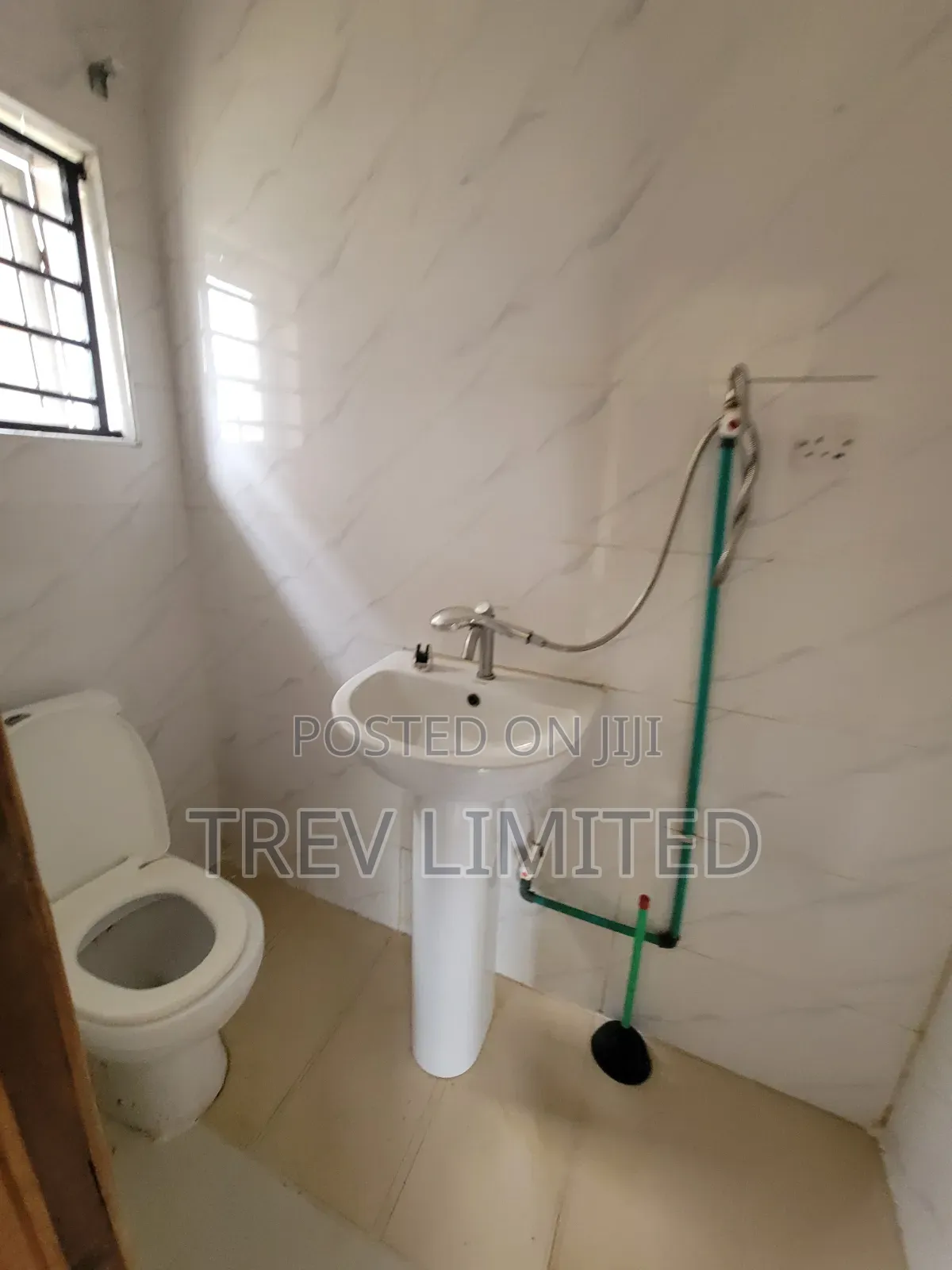 5bdrm Duplex in Ikota Villa Estate for rent