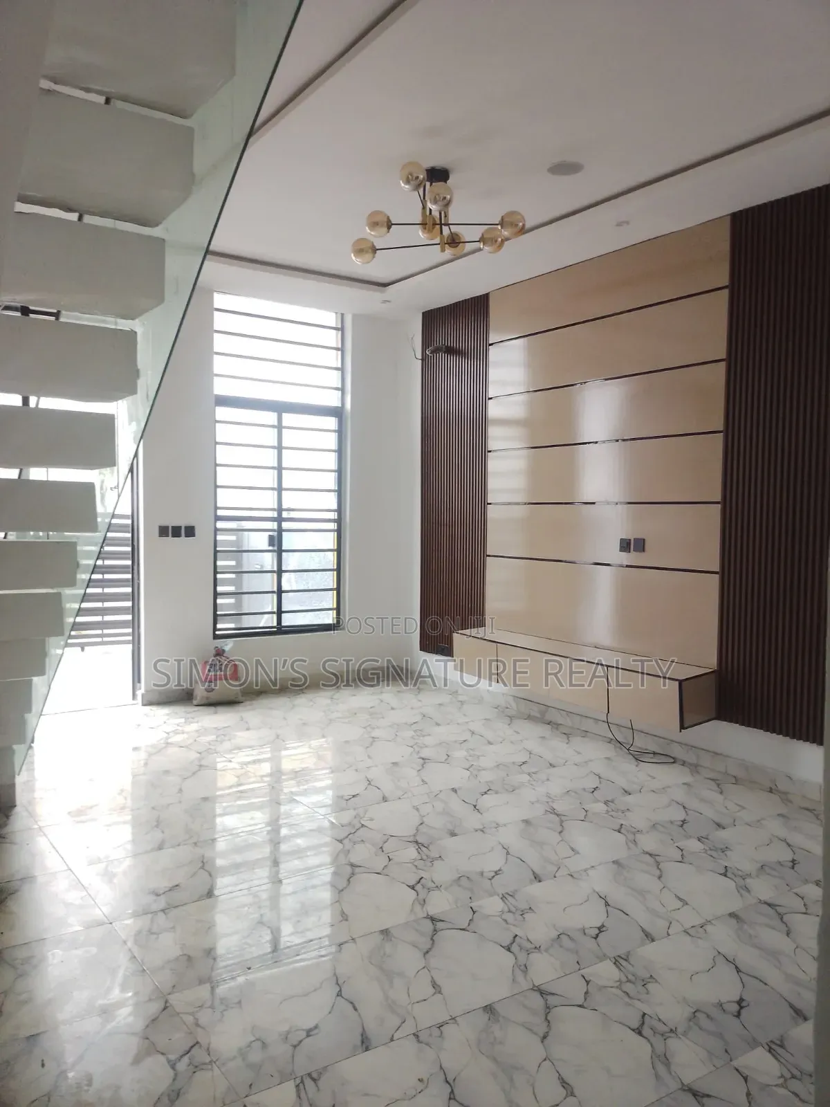 4bdrm Duplex in Ikota for sale