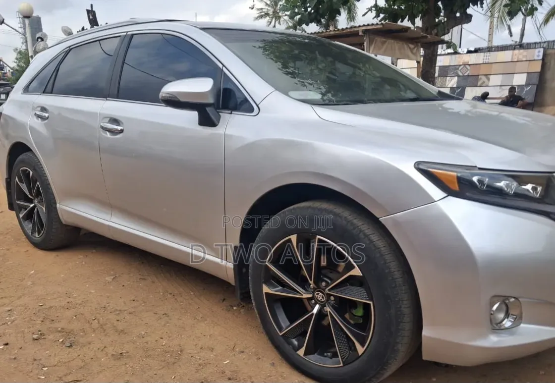 Toyota Venza V6 2011 Silver
