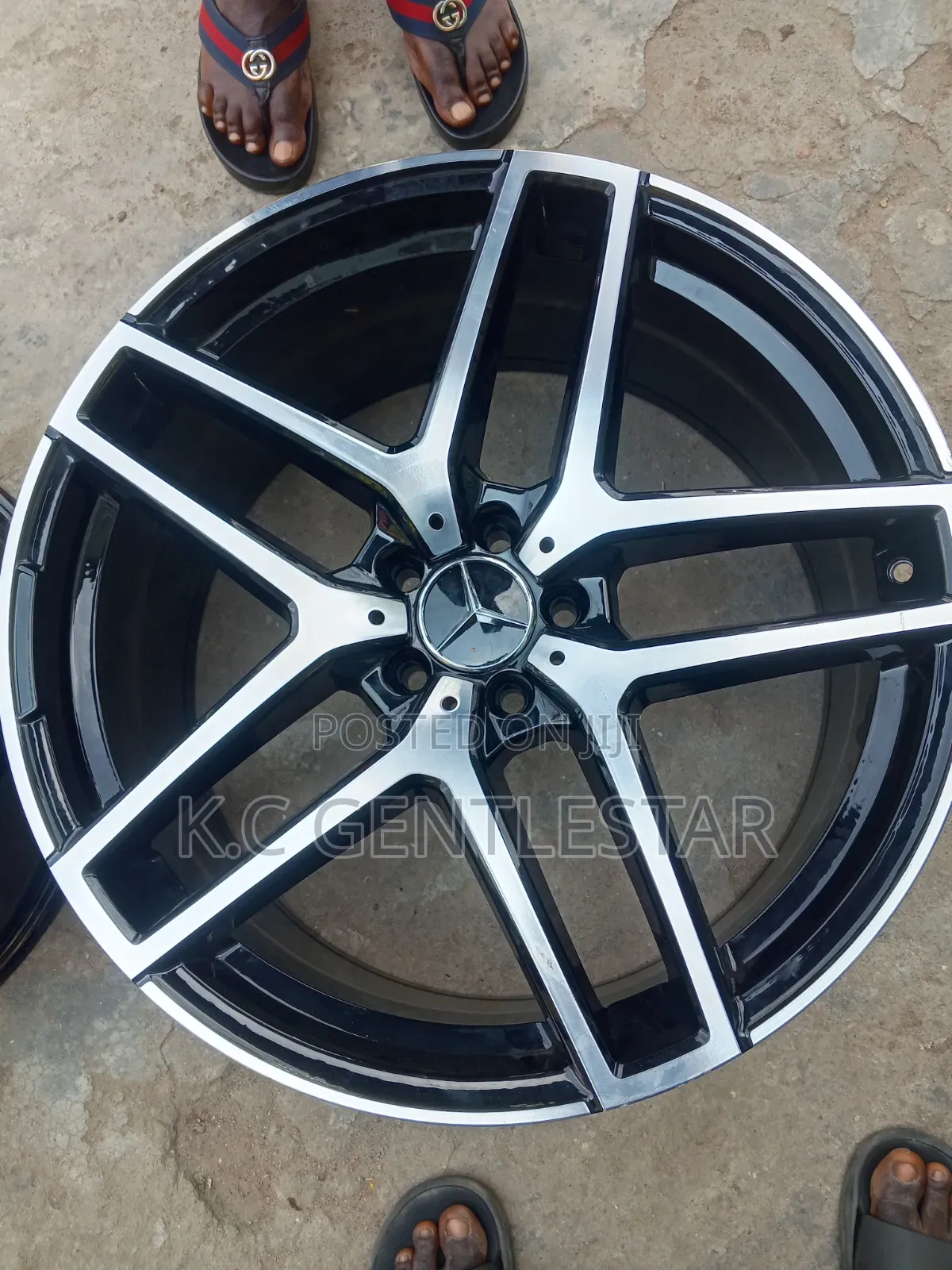 Band New Mercedes Benz 21rim