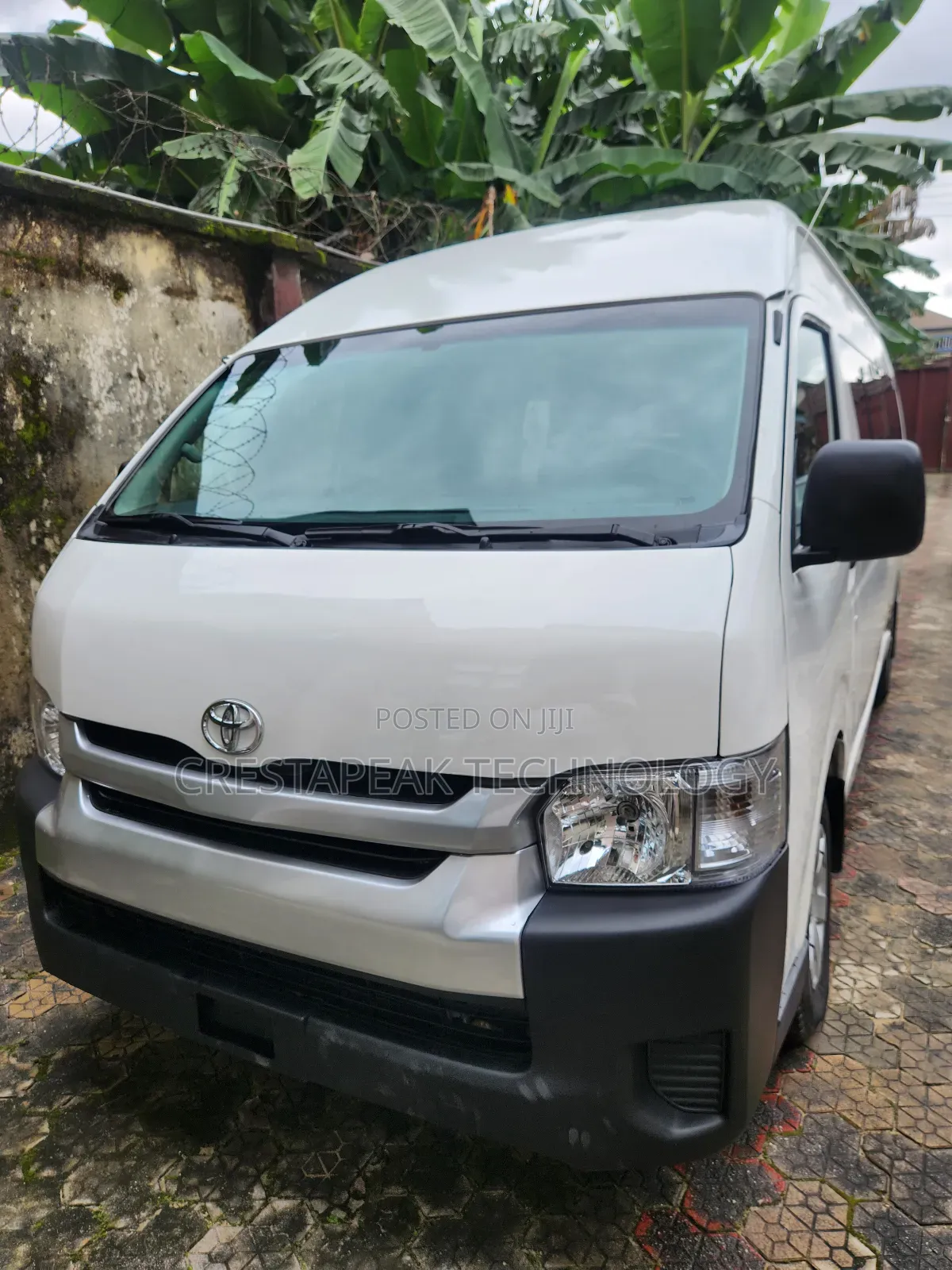 Toyota HiAce 2015 White