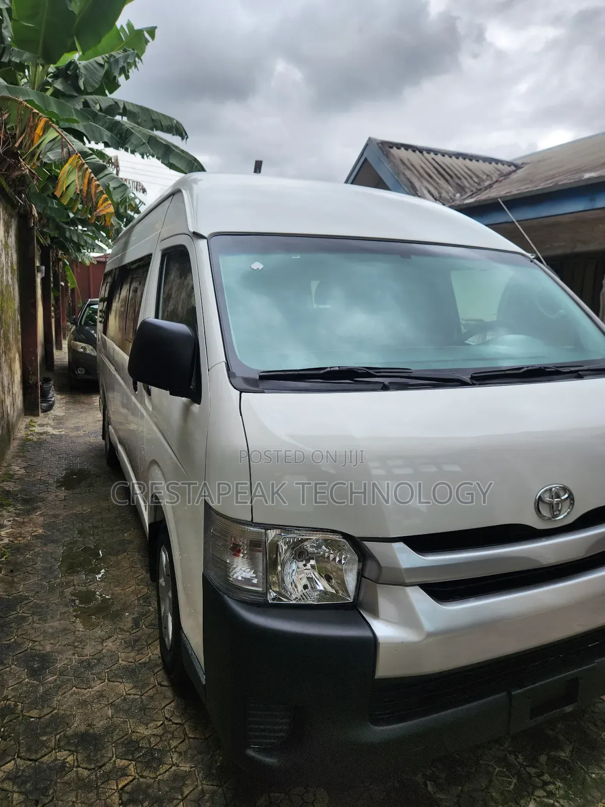 Toyota HiAce 2015 White