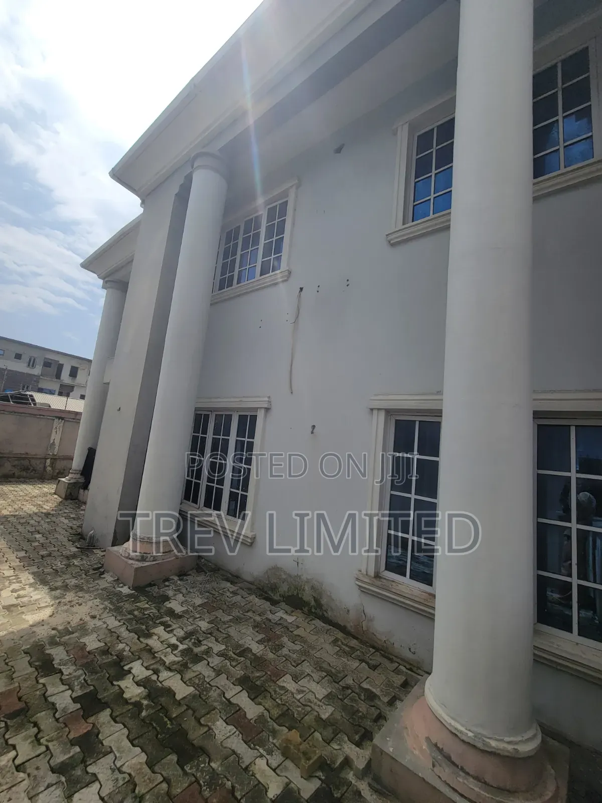 4bdrm Block of Flats in Rockstone Estate for sale