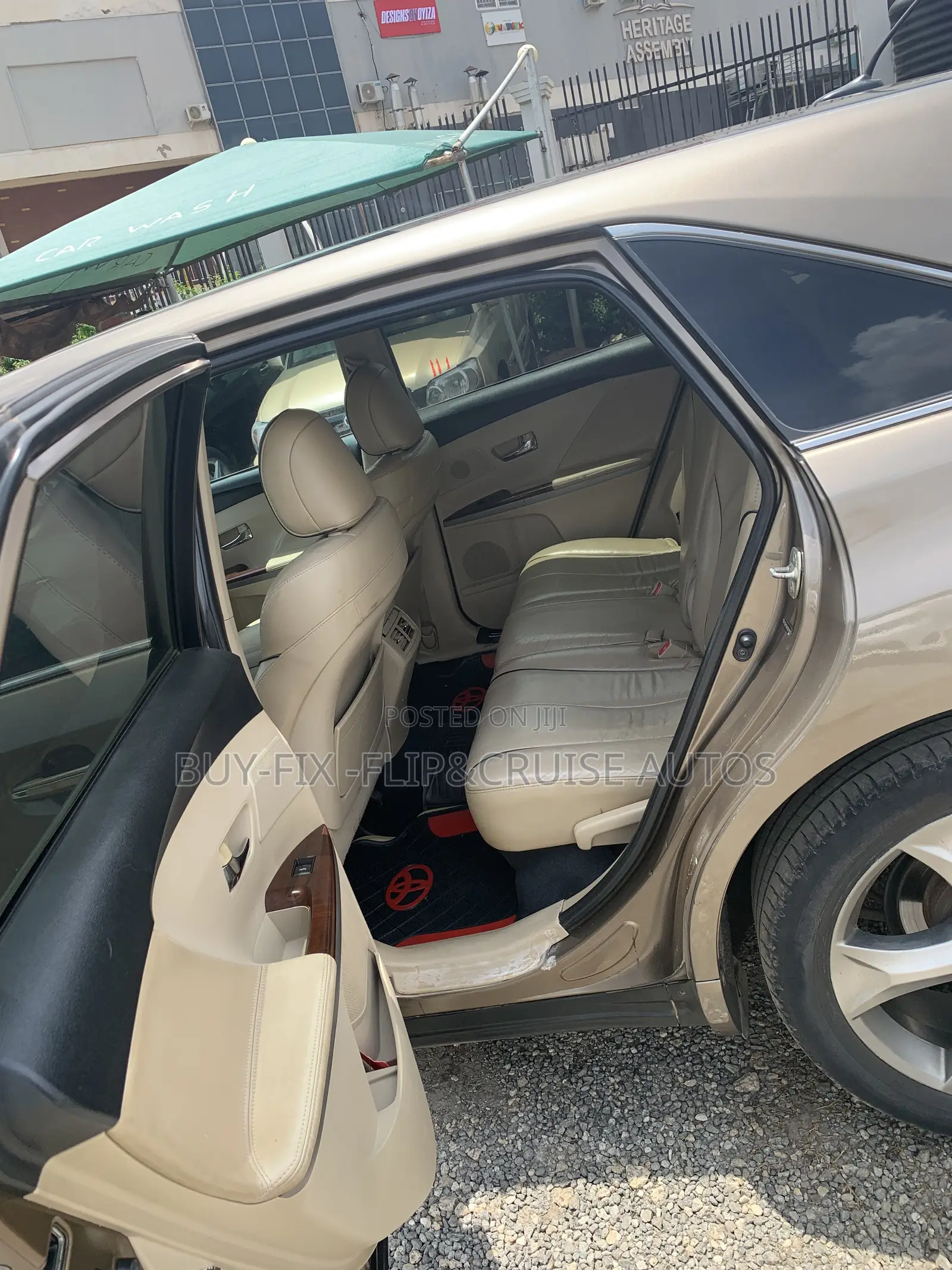 Toyota Venza XLE 2011 Brown
