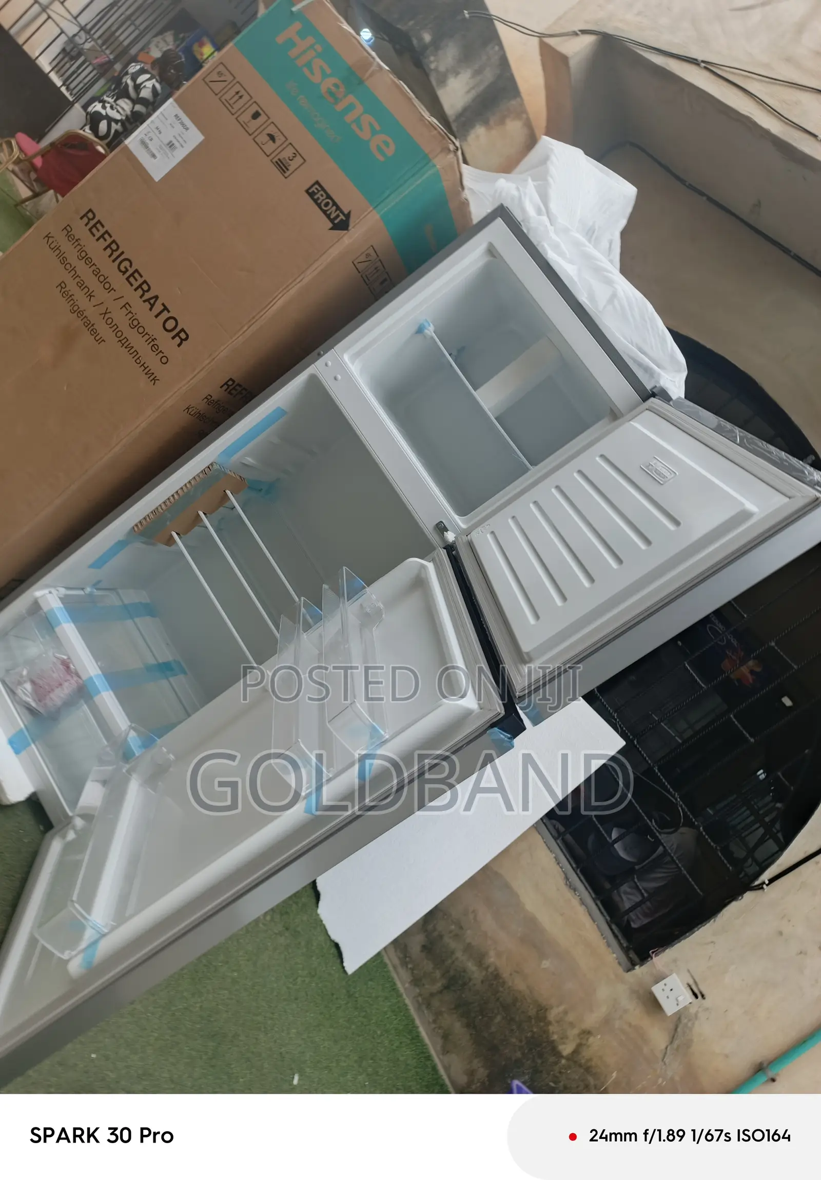 Hisense 306DR Refrigerator – Large Freezer Fridge Space