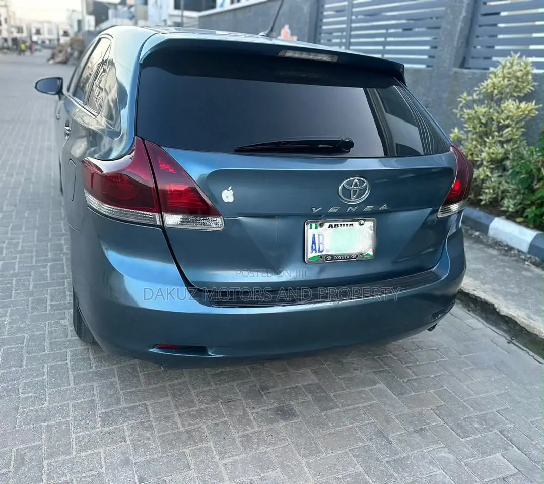 Toyota Venza 2010 Blue
