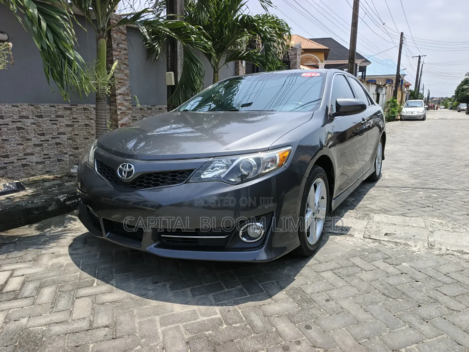 Toyota Camry SE 4dr Sedan (2.5L 4cyl 6A) 2013 Gray