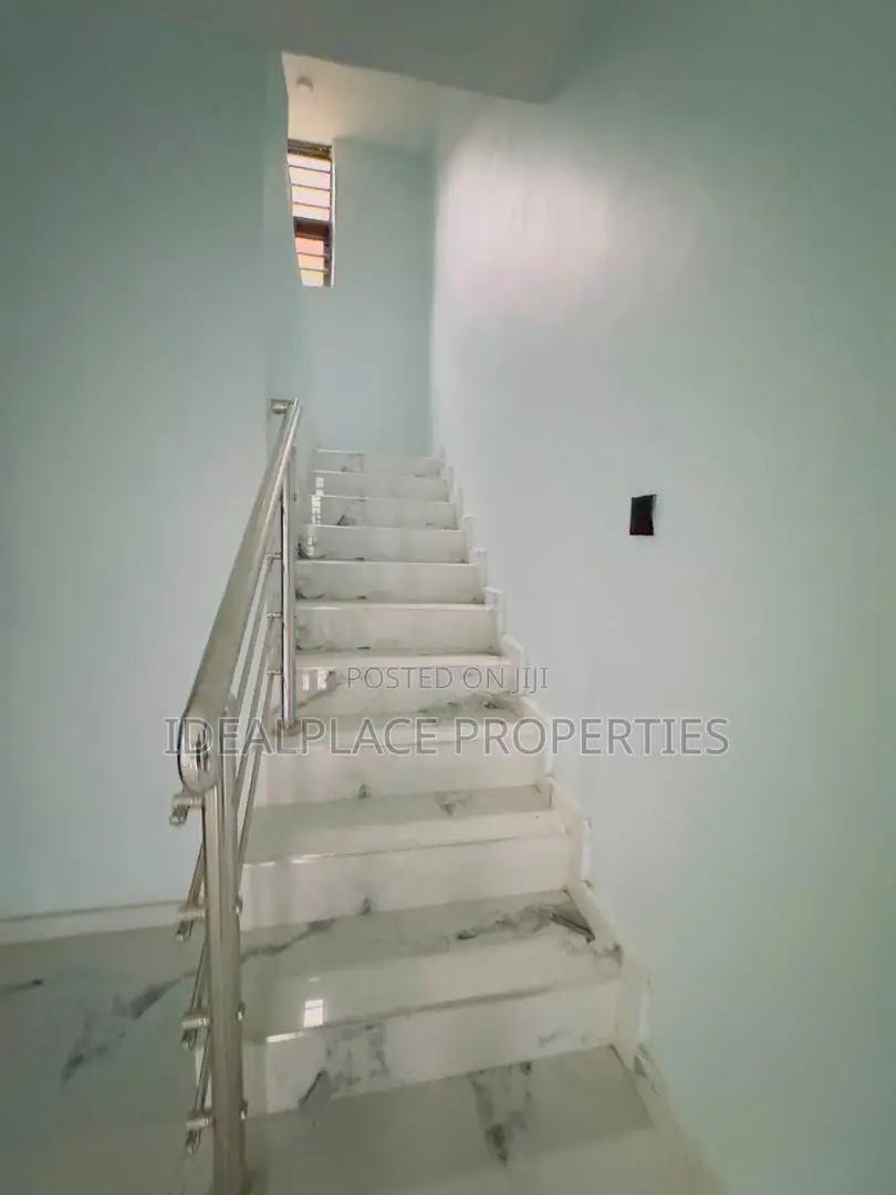 5bdrm Duplex in GRA Phase 1 for sale