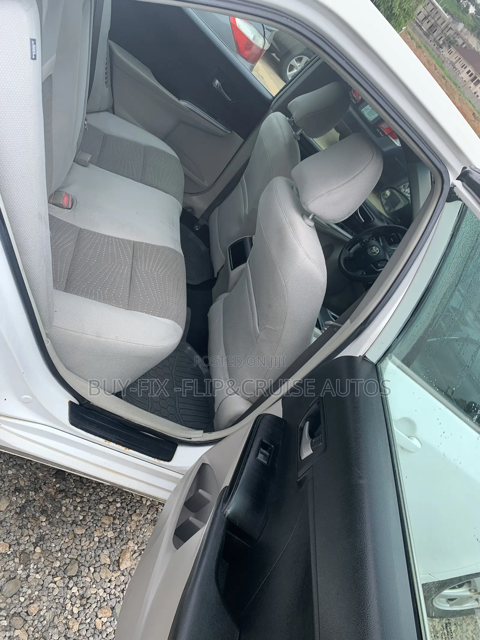 Toyota Camry LE 4dr Sedan (2.5L 4cyl 6A) 2013 White