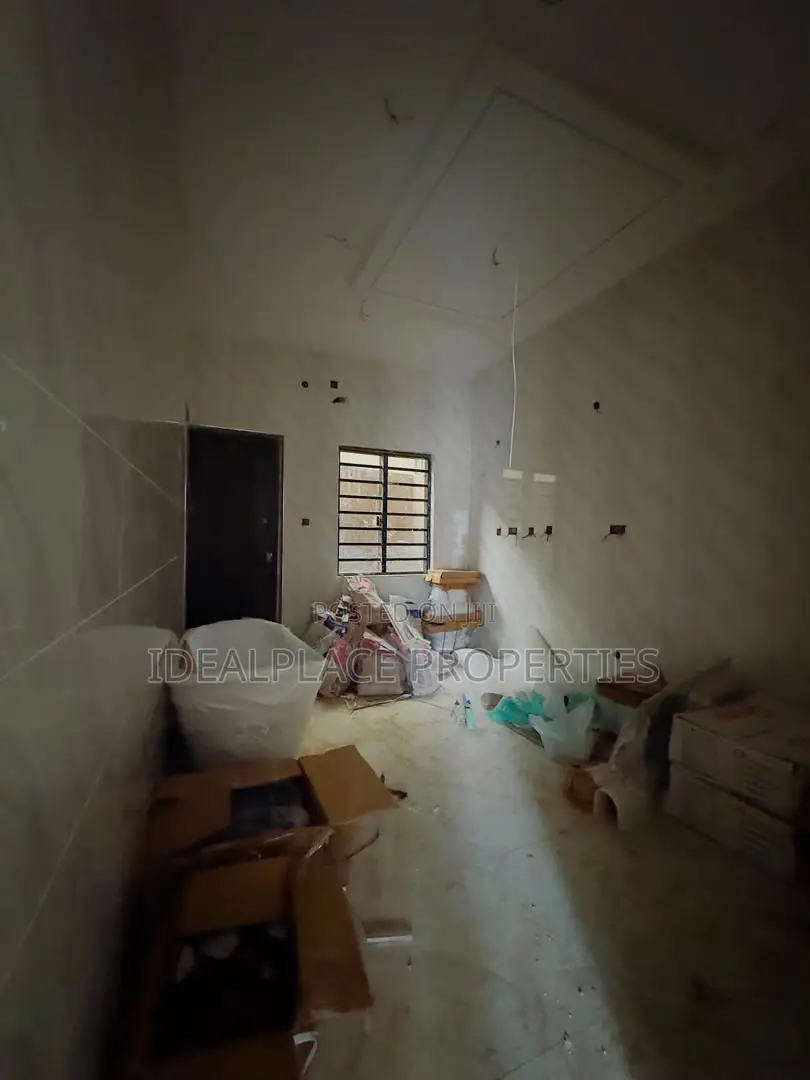 4bdrm Duplex in Omole Phase 2 for sale