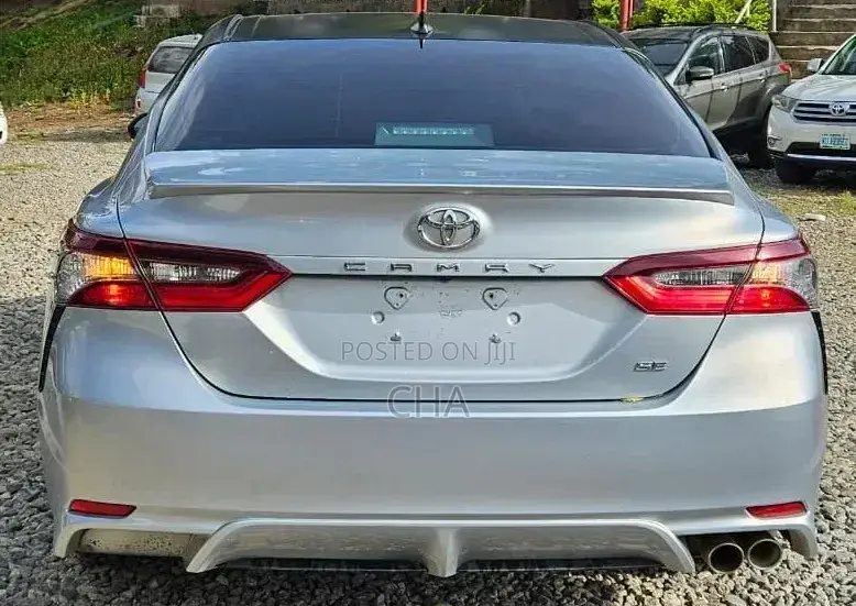 Toyota Camry SE 2022 Silver