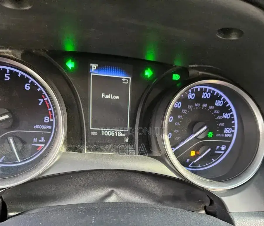 Toyota Camry SE 2022 Silver