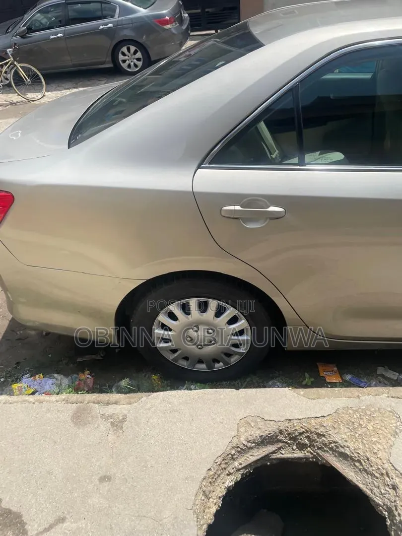 Toyota Camry 2013 Gold