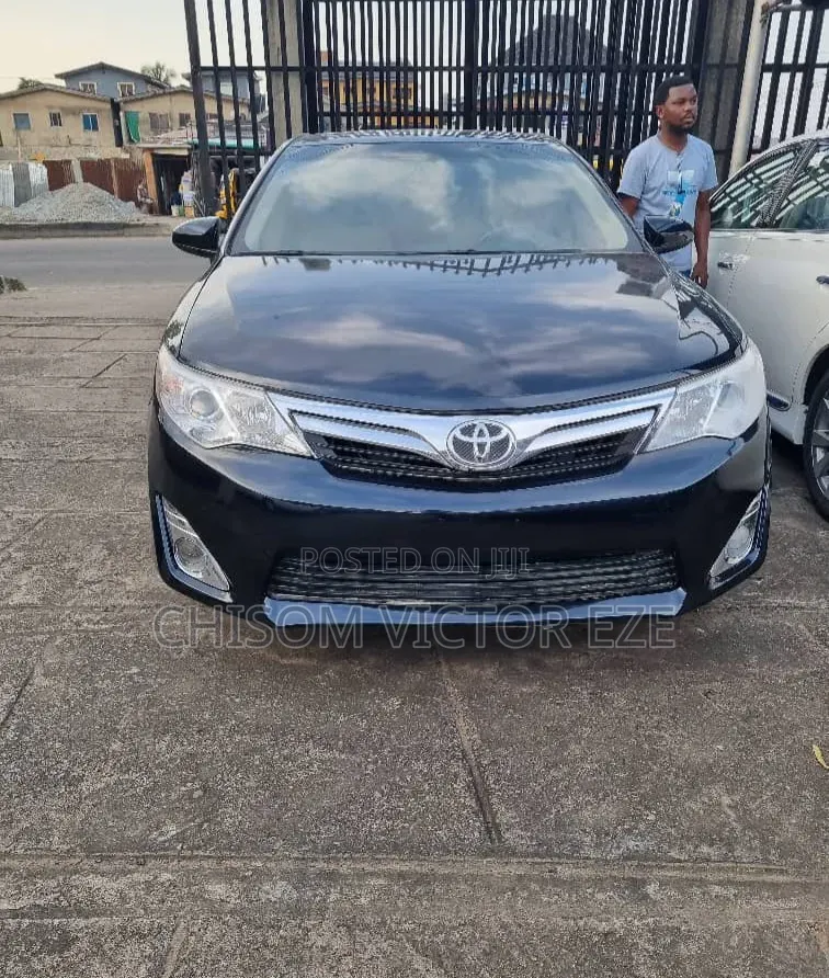 Toyota Camry XLE 4dr Sedan (2.5L 4cyl 6A) 2013 Black