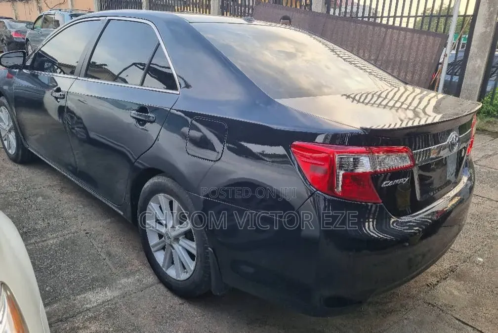 Toyota Camry XLE 4dr Sedan (2.5L 4cyl 6A) 2013 Black