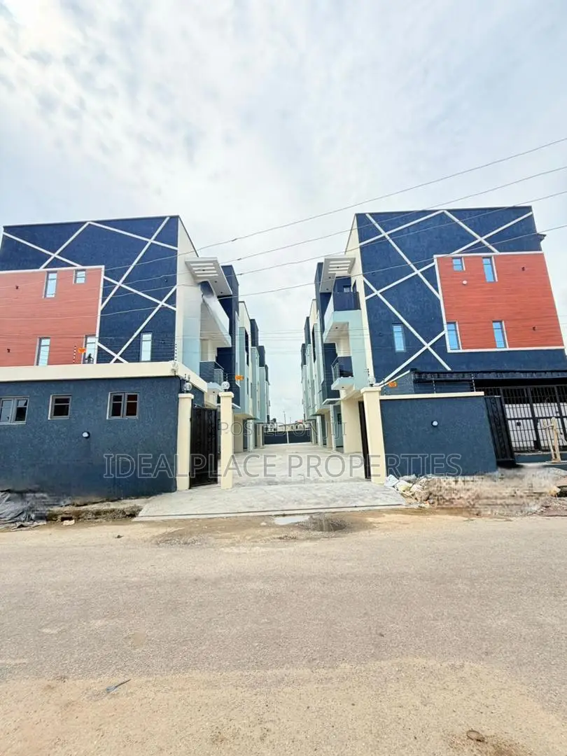 4bdrm Duplex in Oregun for sale
